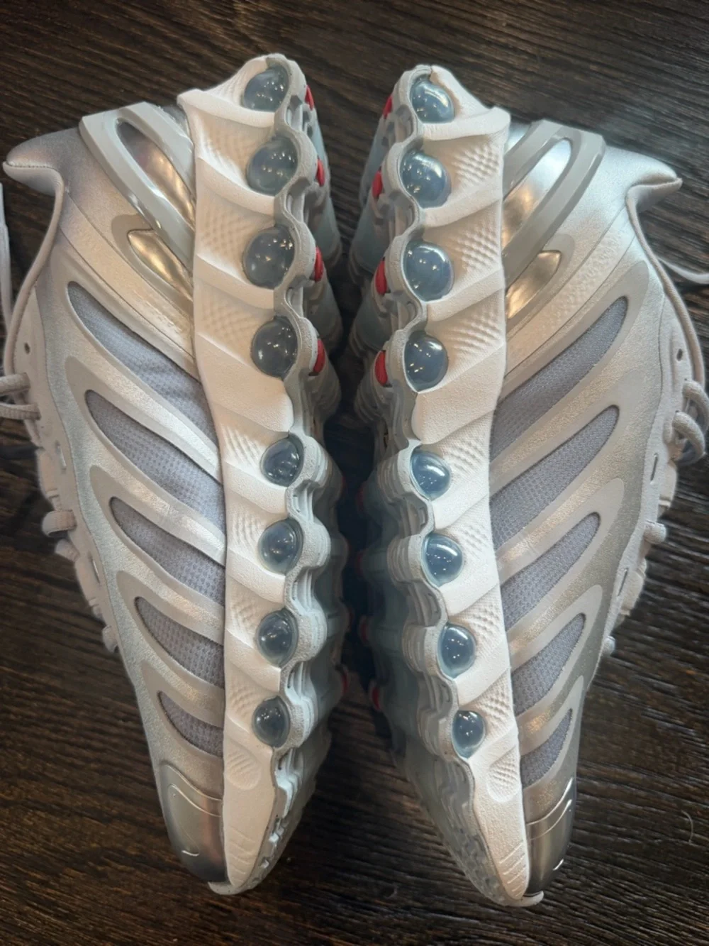 Nike Air Max Dn8 GS Wolf Grey Metallic Silver women’s size 7